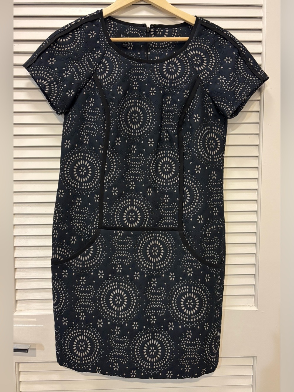 Ivy + Blu Women's Navy Eyelet Shift Dress 2